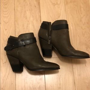 Dolce Vita bootie